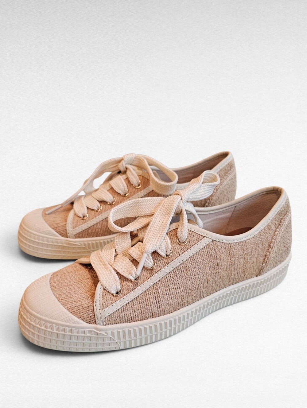 Kelsi Dagger Brooklyn Soul Sneakers Size 8.5